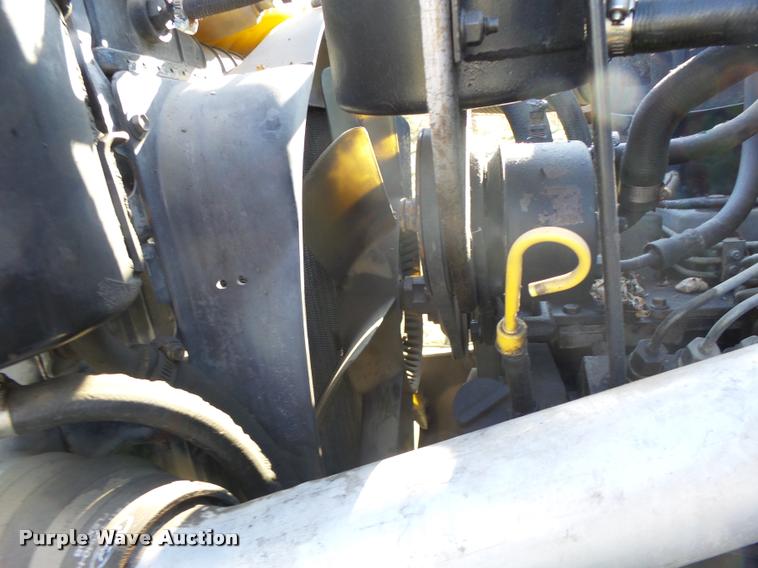 image for item K5517 1992 Ford F700 flatbed truck