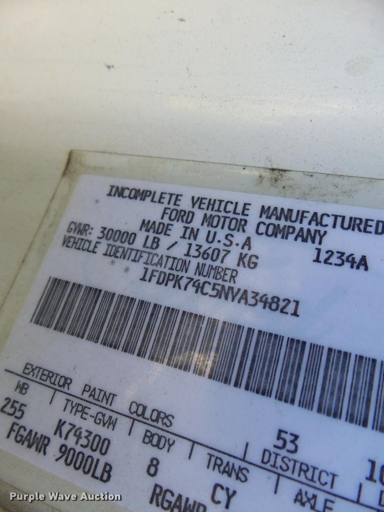 image for item K5517 1992 Ford F700 flatbed truck