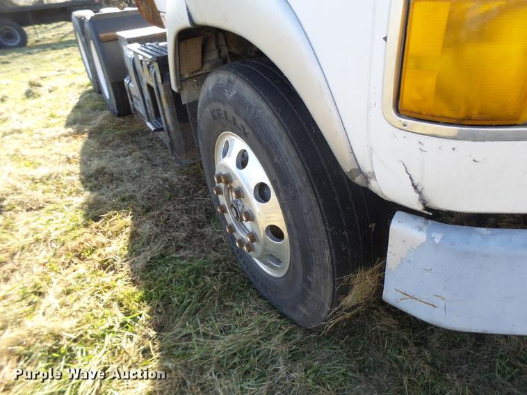 image for item K5518 1995 Ford LTA9000 Aero Max 106 semi truck