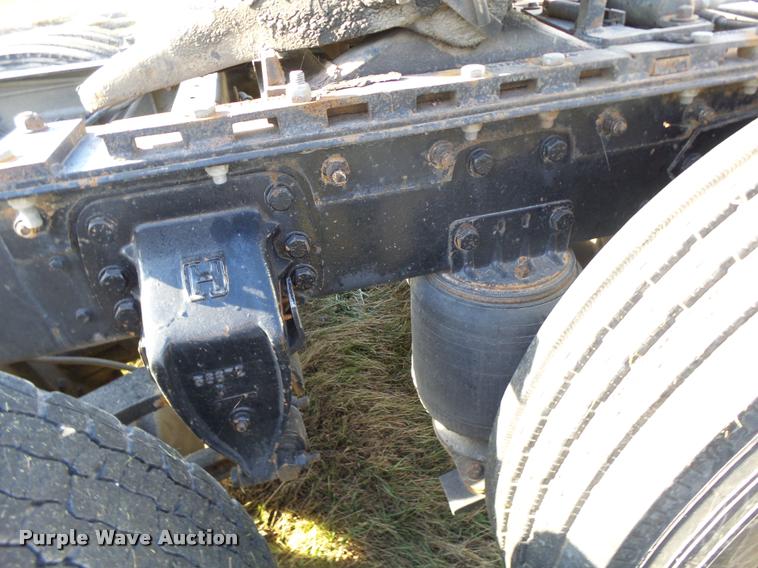 image for item K5518 1995 Ford LTA9000 Aero Max 106 semi truck