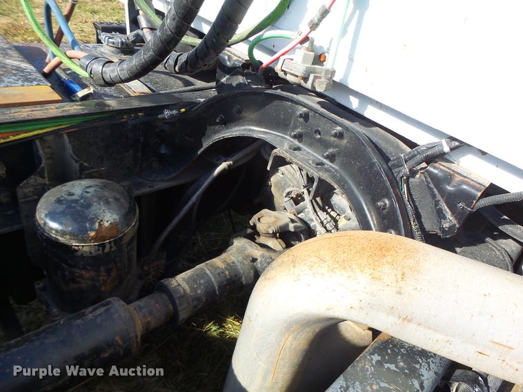 image for item K5518 1995 Ford LTA9000 Aero Max 106 semi truck