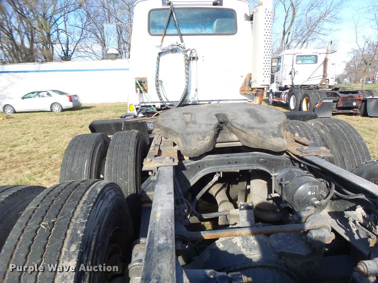 image for item K5518 1995 Ford LTA9000 Aero Max 106 semi truck