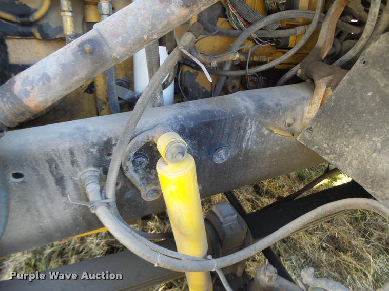 image for item K5518 1995 Ford LTA9000 Aero Max 106 semi truck