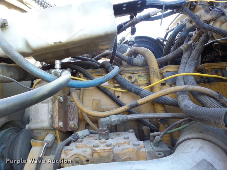 image for item K5518 1995 Ford LTA9000 Aero Max 106 semi truck