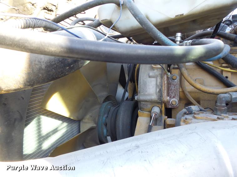 image for item K5518 1995 Ford LTA9000 Aero Max 106 semi truck