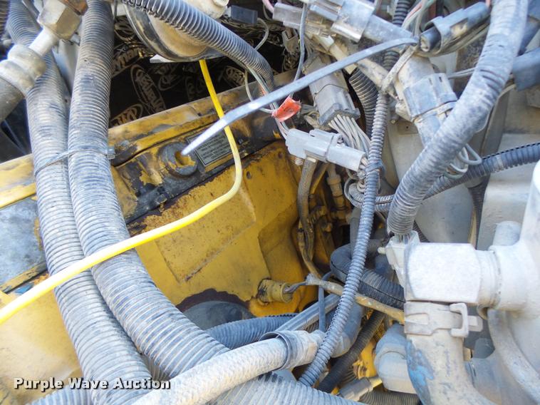 image for item K5518 1995 Ford LTA9000 Aero Max 106 semi truck