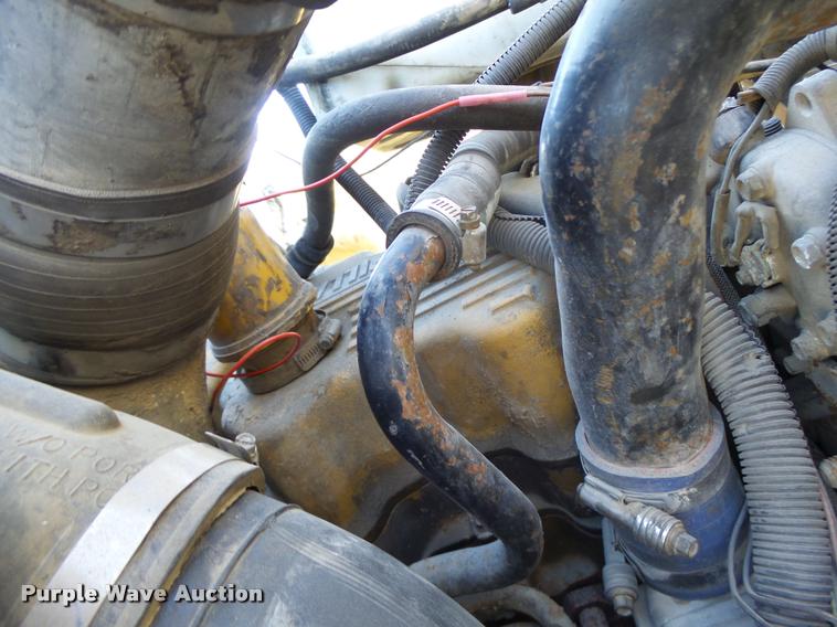 image for item K5518 1995 Ford LTA9000 Aero Max 106 semi truck