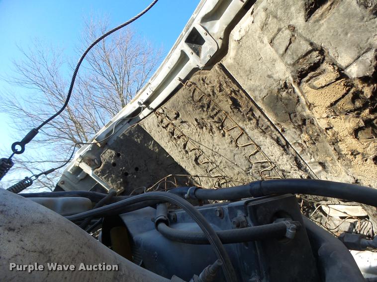 image for item K5518 1995 Ford LTA9000 Aero Max 106 semi truck