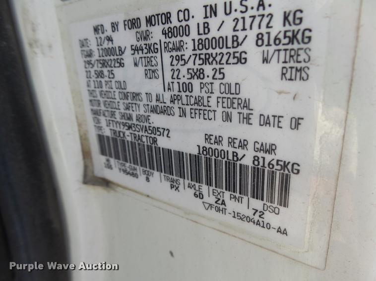 image for item K5518 1995 Ford LTA9000 Aero Max 106 semi truck