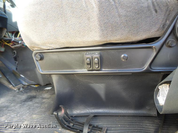 image for item K5518 1995 Ford LTA9000 Aero Max 106 semi truck