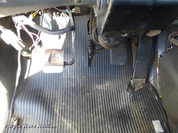 image for item K5518 1995 Ford LTA9000 Aero Max 106 semi truck