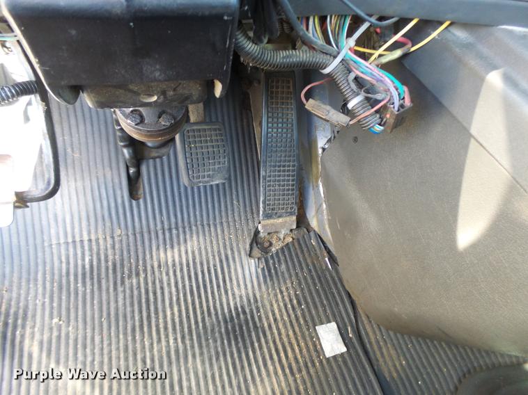 image for item K5518 1995 Ford LTA9000 Aero Max 106 semi truck