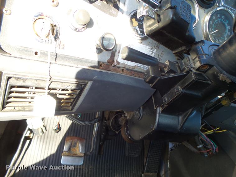 image for item K5518 1995 Ford LTA9000 Aero Max 106 semi truck