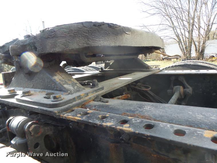 image for item K5519 2000 Volvo VNL semi truck