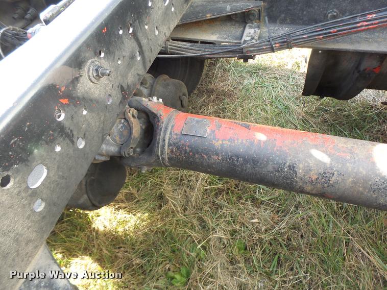 image for item K5519 2000 Volvo VNL semi truck