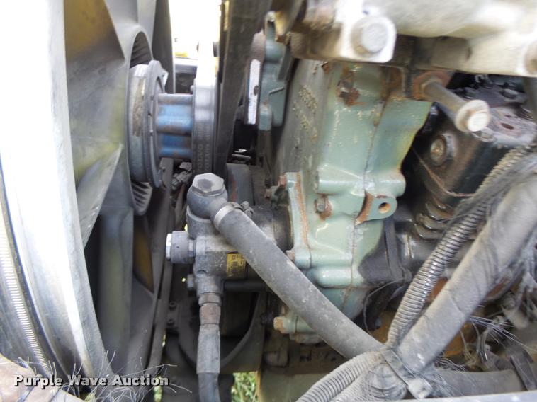 image for item K5519 2000 Volvo VNL semi truck