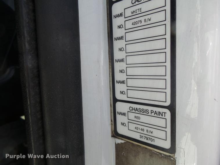 image for item K5519 2000 Volvo VNL semi truck