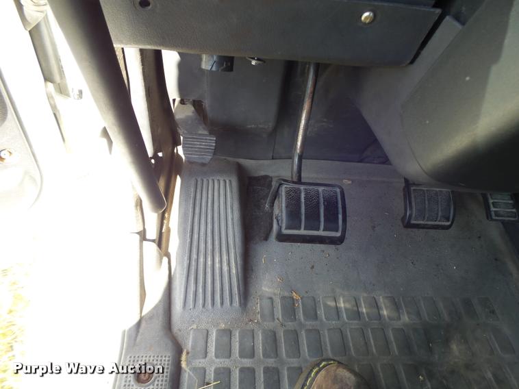 image for item K5519 2000 Volvo VNL semi truck