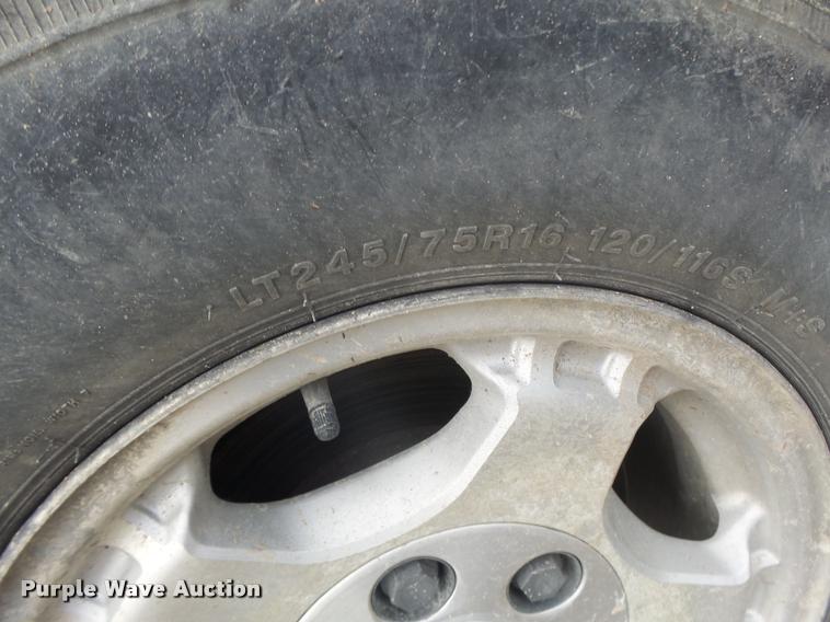 image for item K5538 2000 Chevrolet Silverado 1500 Ext. Cab pickup truck