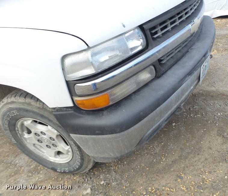 image for item K5538 2000 Chevrolet Silverado 1500 Ext. Cab pickup truck