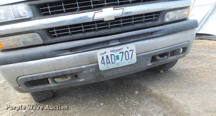 image for item K5538 2000 Chevrolet Silverado 1500 Ext. Cab pickup truck