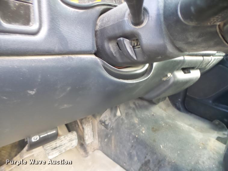 image for item K5538 2000 Chevrolet Silverado 1500 Ext. Cab pickup truck