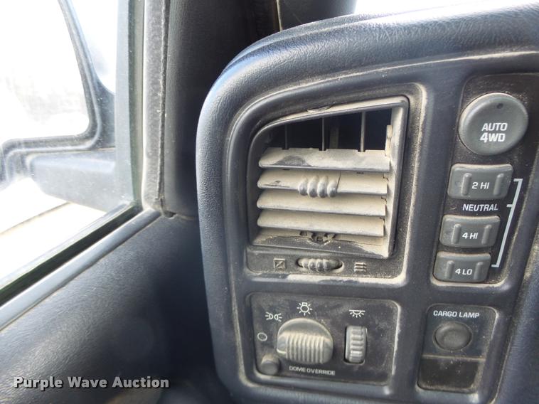 image for item K5538 2000 Chevrolet Silverado 1500 Ext. Cab pickup truck