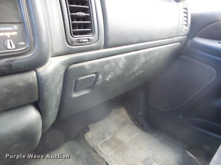 image for item K5538 2000 Chevrolet Silverado 1500 Ext. Cab pickup truck