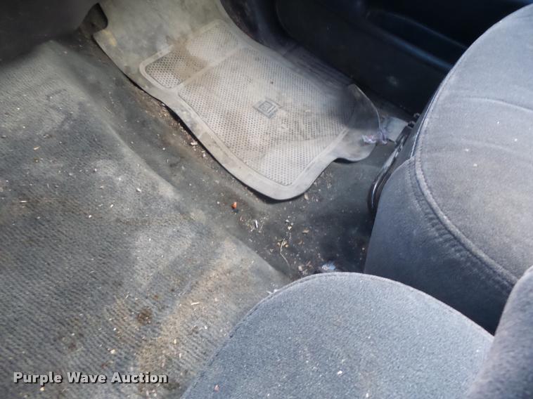 image for item K5538 2000 Chevrolet Silverado 1500 Ext. Cab pickup truck