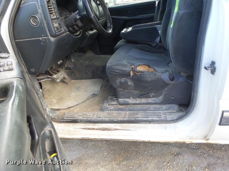 image for item K5538 2000 Chevrolet Silverado 1500 Ext. Cab pickup truck