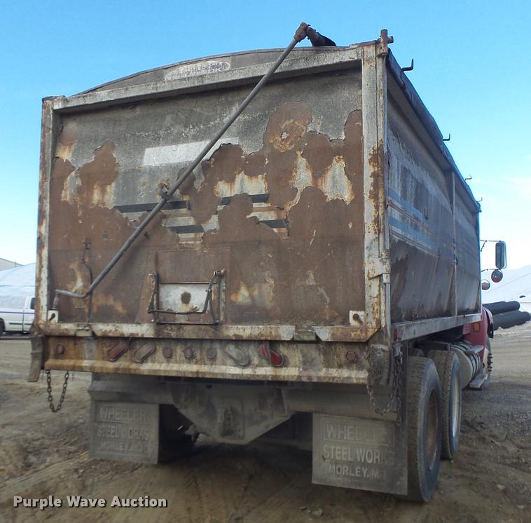 image for item K5539 1995 Ford LTL9000 dump truck