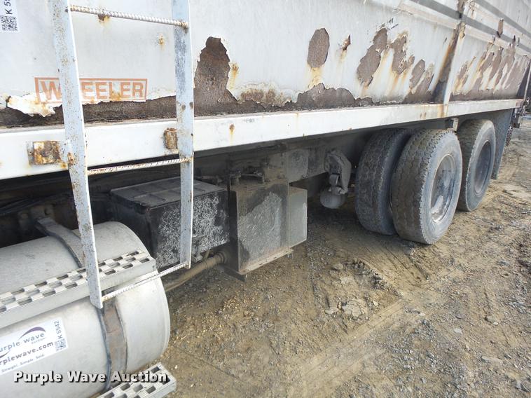 image for item K5539 1995 Ford LTL9000 dump truck