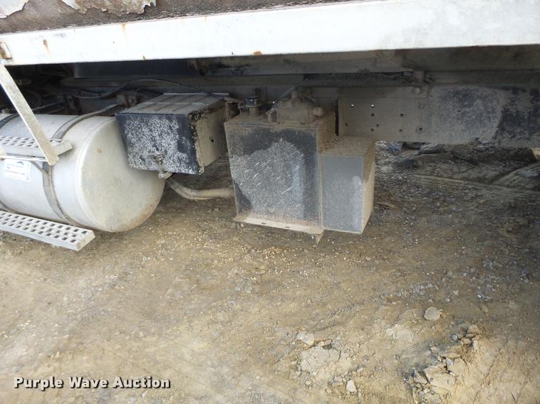 image for item K5539 1995 Ford LTL9000 dump truck