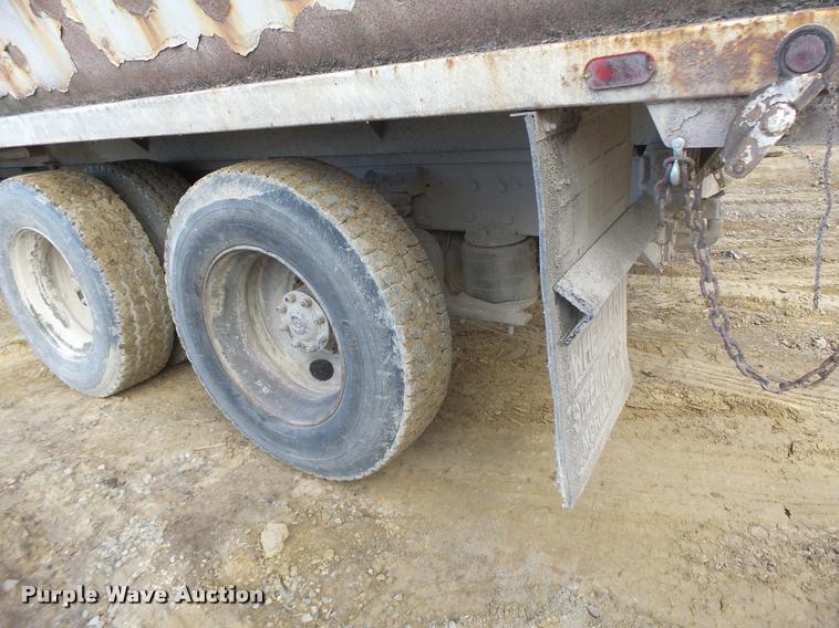 image for item K5539 1995 Ford LTL9000 dump truck