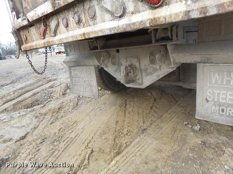 image for item K5539 1995 Ford LTL9000 dump truck