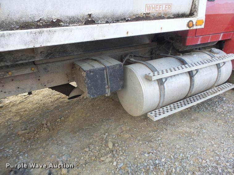 image for item K5539 1995 Ford LTL9000 dump truck