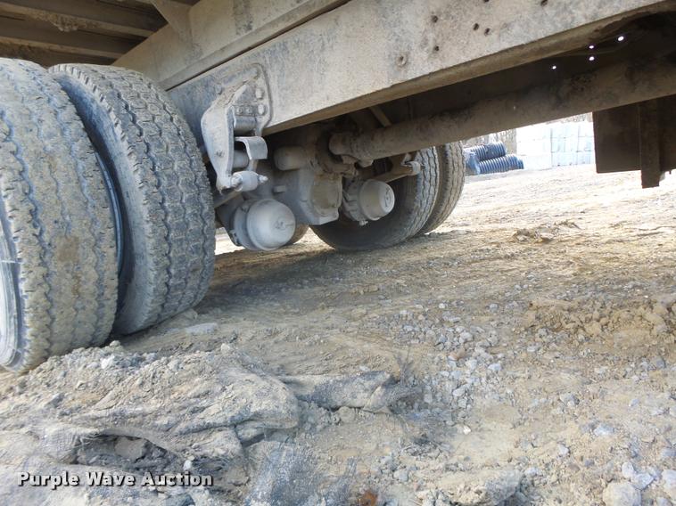 image for item K5539 1995 Ford LTL9000 dump truck