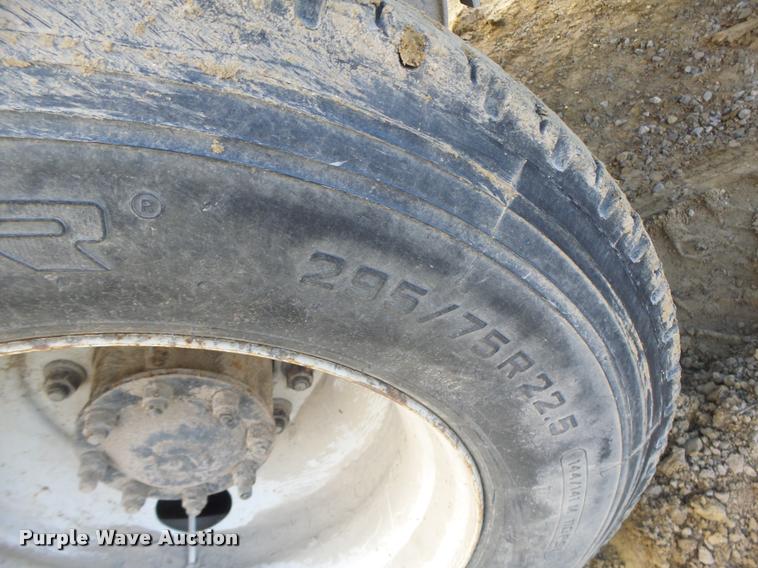 image for item K5539 1995 Ford LTL9000 dump truck