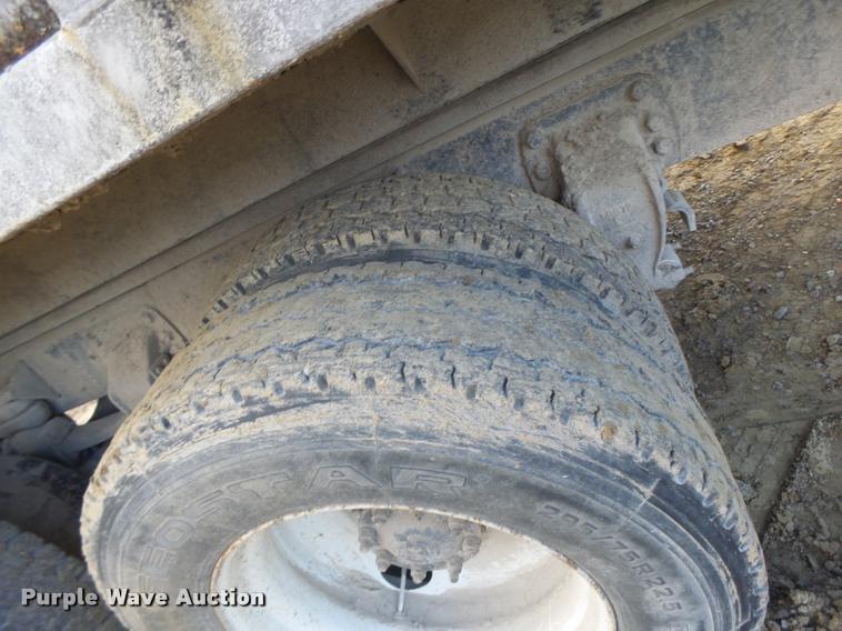 image for item K5539 1995 Ford LTL9000 dump truck