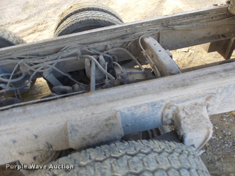 image for item K5539 1995 Ford LTL9000 dump truck