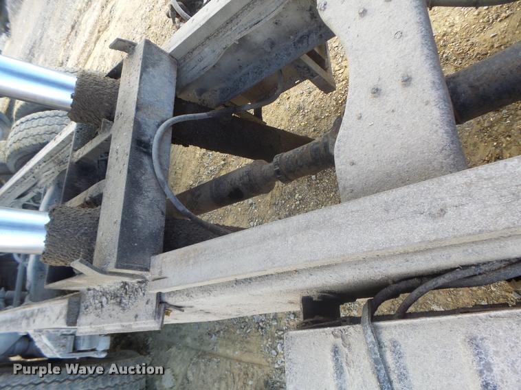 image for item K5539 1995 Ford LTL9000 dump truck