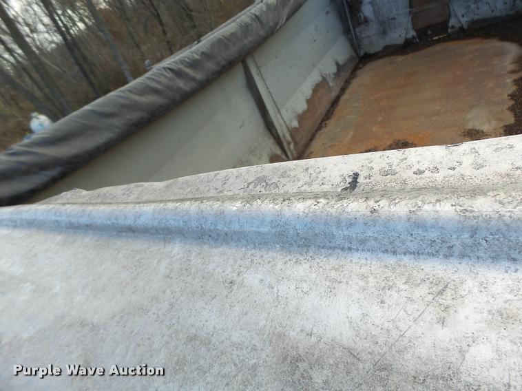 image for item K5539 1995 Ford LTL9000 dump truck