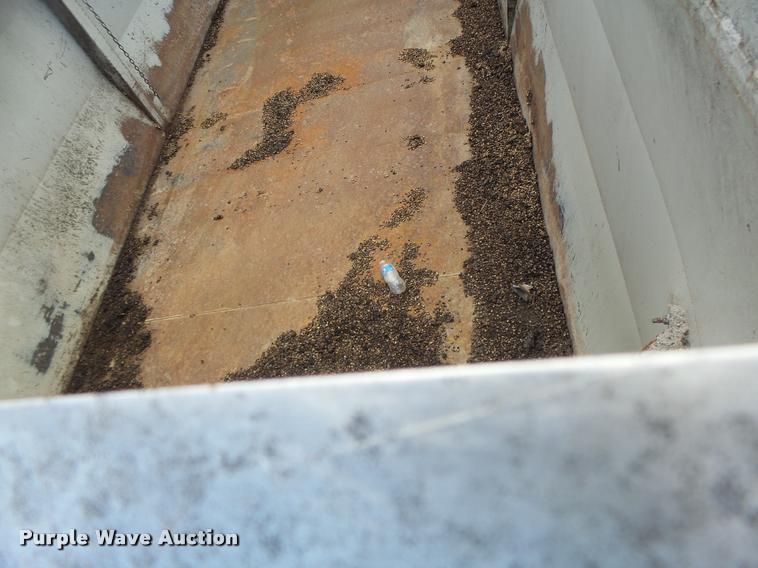 image for item K5539 1995 Ford LTL9000 dump truck