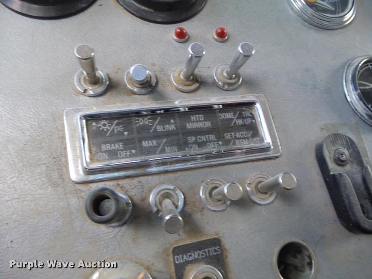 image for item K5539 1995 Ford LTL9000 dump truck