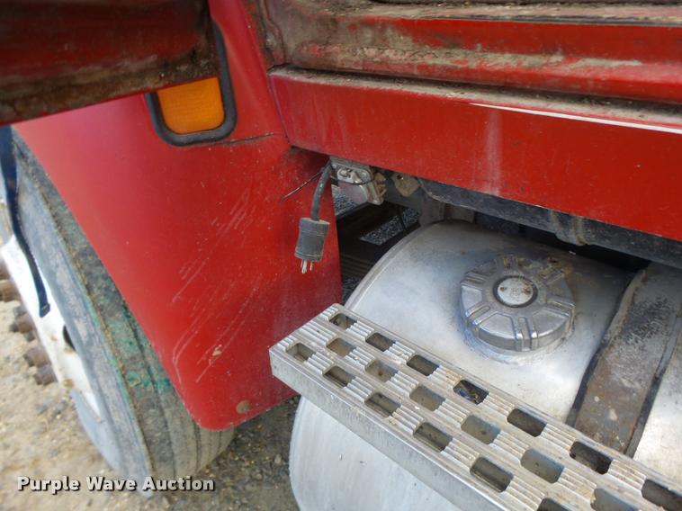 image for item K5539 1995 Ford LTL9000 dump truck