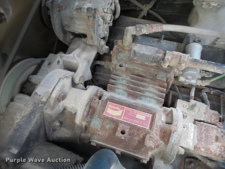 image for item K5539 1995 Ford LTL9000 dump truck