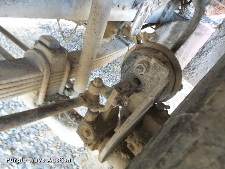 image for item K5539 1995 Ford LTL9000 dump truck