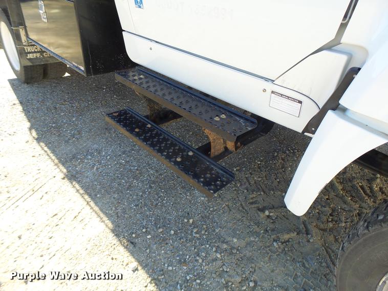 image for item K5575 2014 International TerraStar flat bed truck