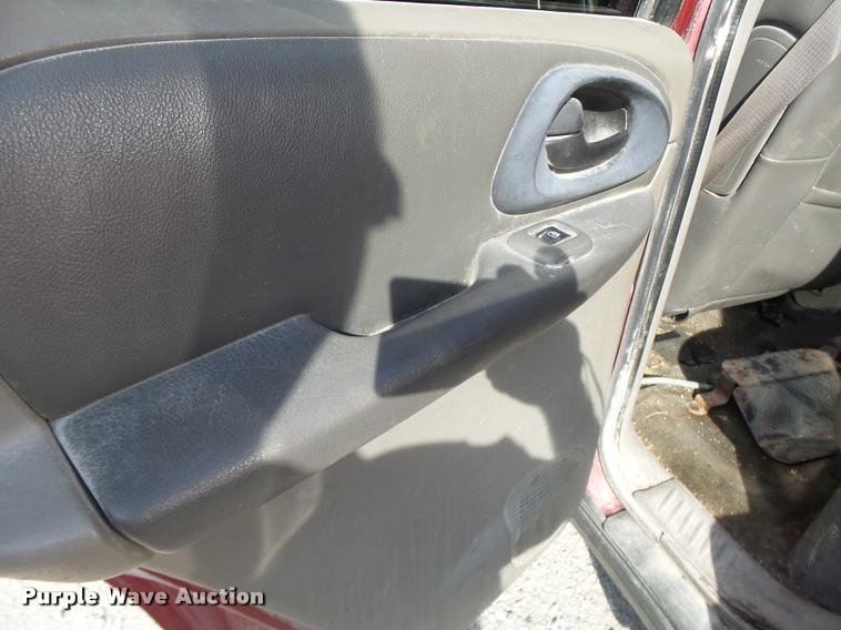 image for item K5631 2002 Chevrolet TrailBlazer SUV