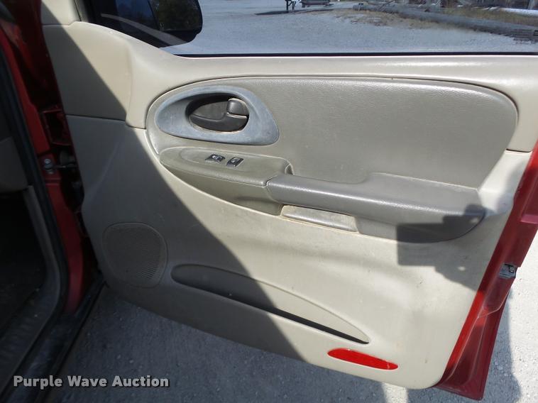 image for item K5631 2002 Chevrolet TrailBlazer SUV